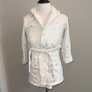 Cat & Jack White Fleece Hooded Robe with silver stars ⭐️ 6/6X